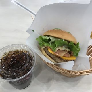 ハンバーガーも美味し